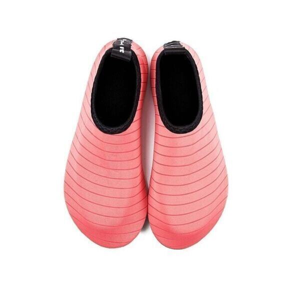 Lily Women’s Aqua Shoes Socks sz Medium (7/8) Coral NEW # bag 50-FK - Picture 1 of 6